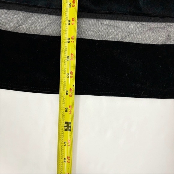 Betsy and Adam Women's Bell Sleeve Striped Mesh Velvet Gown Black Size 2 - Picture 8 of 8